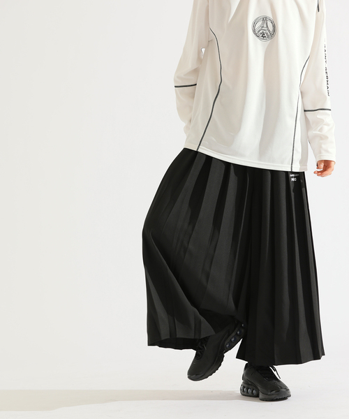 PARIS SAINT-GERMAIN(パリサンジェルマン)の「【EVA*PSG】 JP WIDE-LEG PLEATED PANTS(その他パンツ・レディース・ブラック/ライトグレー・FREE)」の3枚目の写真