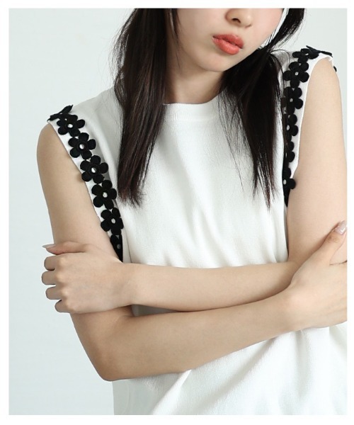 Sawa a la mode(サワアラモード)の「フラワーモチーフサマーニットトップス(ニット/セーター・レディース・ホワイト/ブラック・FREE)」の16枚目の写真