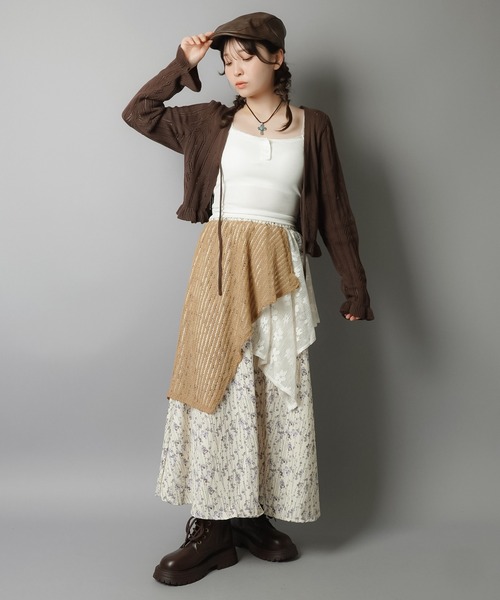 SPINNS(スピンズ)の「カップ付きキャミソール/ヘンリーネック/レース(キャミソール・レディース・ブラック/グレー/アイボリー・ONESIZE)」の11枚目の写真