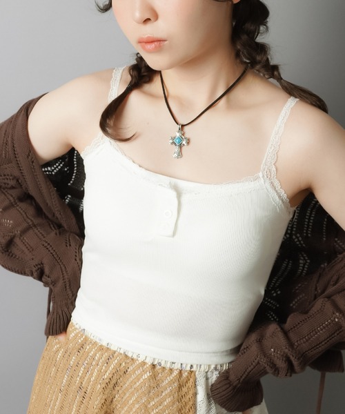 SPINNS(スピンズ)の「カップ付きキャミソール/ヘンリーネック/レース(キャミソール・レディース・ブラック/グレー/アイボリー・ONESIZE)」の6枚目の写真