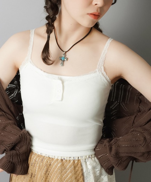 SPINNS(スピンズ)の「カップ付きキャミソール/ヘンリーネック/レース(キャミソール・レディース・ブラック/グレー/アイボリー・ONESIZE)」の8枚目の写真