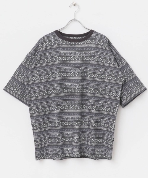 MAGIC NUMBER（マジック ナンバー）の「MAGIC NUMBER　FLOWER BORDER T-SHIRTS（Tシャツ/カットソー・メンズ・ブラック/ブルー・MEDIUM/LARGE）」の2枚目の写真