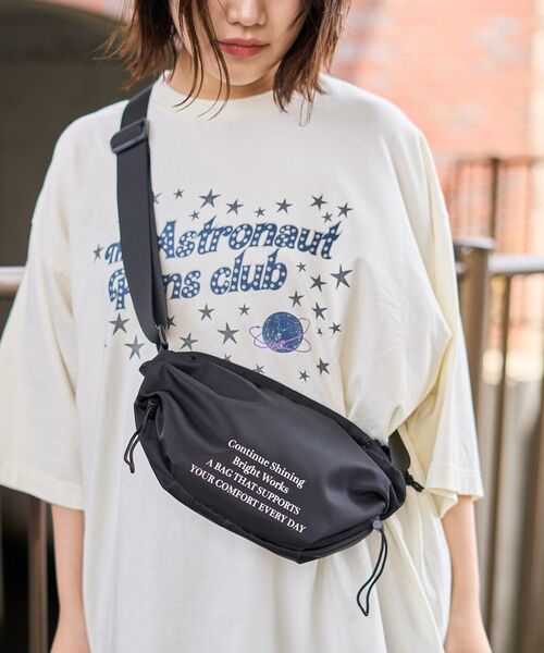 CRAFT STANDARD BOUTIQUE(クラフトスタンダードブティック)の「撥水ロゴプリントショルダー(ショルダーバッグ・レディース・ブラック・FREE)」の2枚目の写真