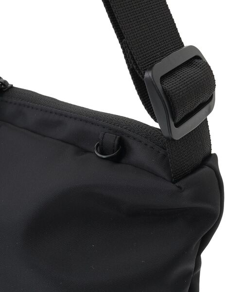 CRAFT STANDARD BOUTIQUE(クラフトスタンダードブティック)の「撥水ロゴプリントショルダー(ショルダーバッグ・レディース・ブラック・FREE)」の12枚目の写真