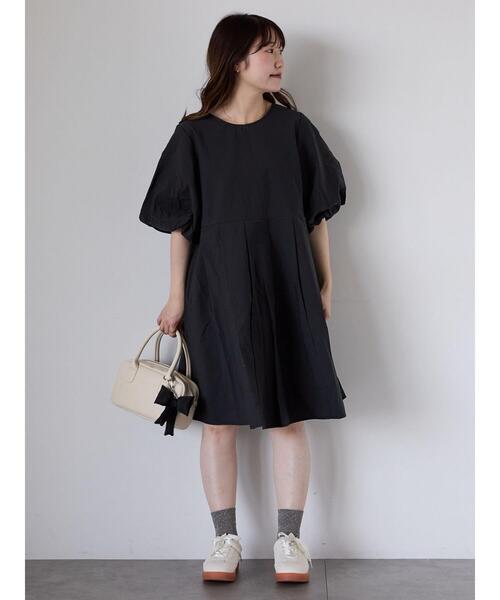 ehka sopo（エヘカソポ）の「バルーンスリーブミニワンピース（ワンピース・レディース・オフホワイト/サックスブルー/ブラック・F）」の14枚目の写真