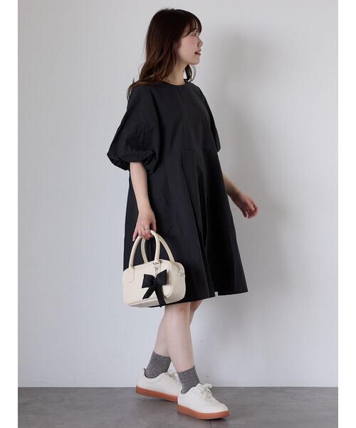 ehka sopo（エヘカソポ）の「バルーンスリーブミニワンピース（ワンピース・レディース・オフホワイト/サックスブルー/ブラック・F）」の16枚目の写真