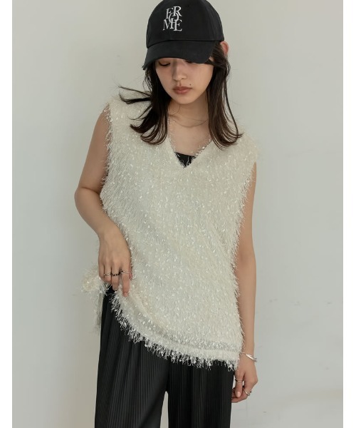 2025 SUMMER COLLECTION]フリンジVネックノースリトップス（タンク
