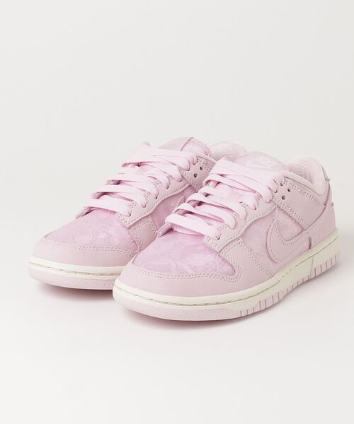 NIKE(ナイキ)の「WMNS DUNK LOW(スニーカー・レディース・ピンク・24.0cm/23.5cm/23.0cm/24.5cm)」の1枚目の写真