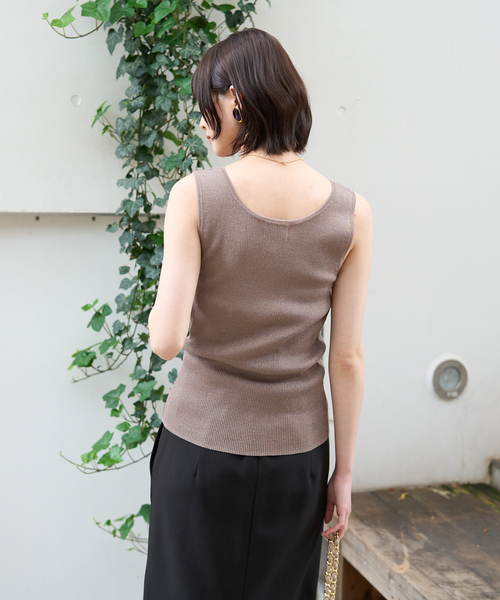 Rouge vif Anna(ルージュヴィフアンナ)の「ヘンリーネックニットタンクトップ(ニット/セーター・レディース・チャコールグレー/ホワイト/ベージュ・フリー)」の10枚目の写真