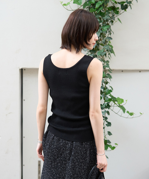 Rouge vif Anna(ルージュヴィフアンナ)の「ヘンリーネックニットタンクトップ(ニット/セーター・レディース・チャコールグレー/ホワイト/ベージュ・フリー)」の14枚目の写真