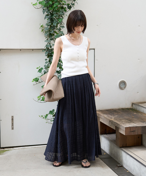 Rouge vif Anna(ルージュヴィフアンナ)の「ヘンリーネックニットタンクトップ(ニット/セーター・レディース・チャコールグレー/ホワイト/ベージュ・フリー)」の18枚目の写真
