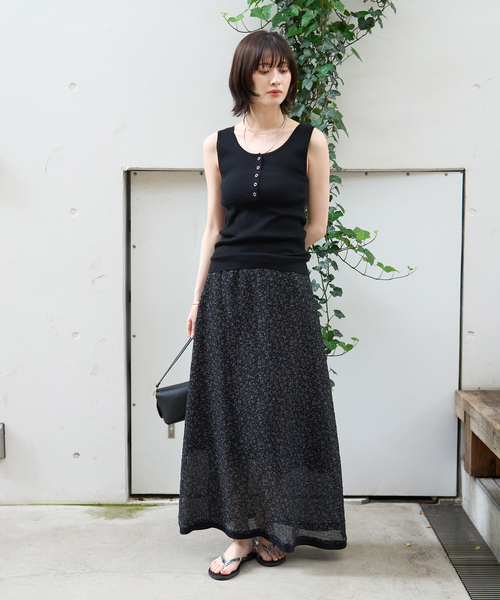Rouge vif Anna(ルージュヴィフアンナ)の「ヘンリーネックニットタンクトップ(ニット/セーター・レディース・チャコールグレー/ホワイト/ベージュ・フリー)」の22枚目の写真