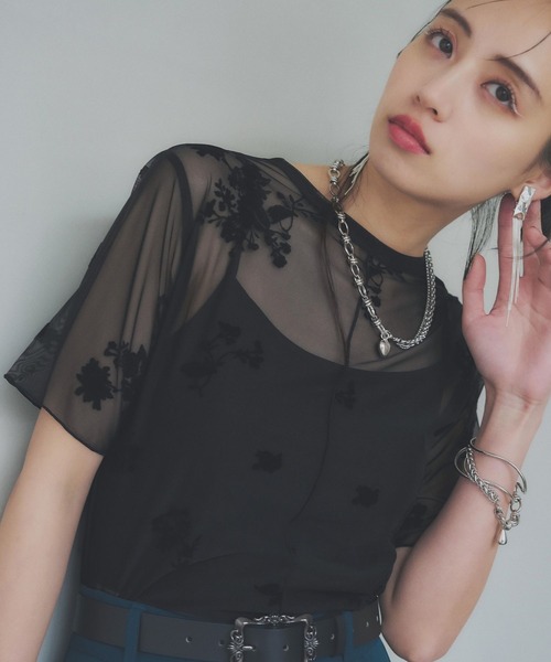 HARE(ハレ)の「2WAYフラワーフロッキーUネックT(HARE)(Tシャツ/カットソー・レディース・グレー/ブルー/ブラック・FREE)」の1枚目の写真