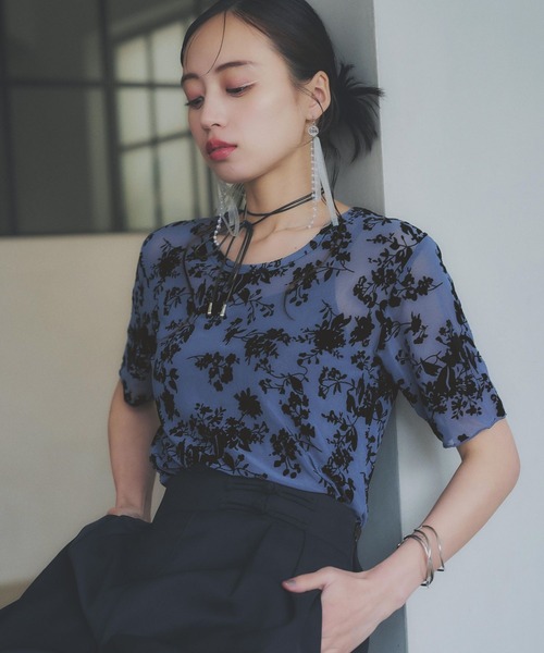 HARE(ハレ)の「2WAYフラワーフロッキーUネックT(HARE)(Tシャツ/カットソー・レディース・グレー/ブルー/ブラック・FREE)」の11枚目の写真
