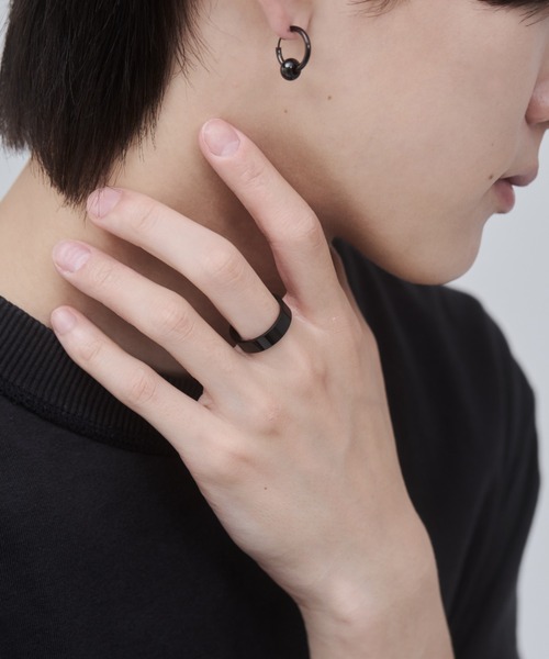 WYZ surgical stainless(ダブリューワイジィーサージカルステンレス)の「【 金属アレルギー対応 】サージカルステンレス シンプルリング(リング・メンズ・ゴールド/ブラック/シルバー・16号/18号/20号)」の9枚目の写真