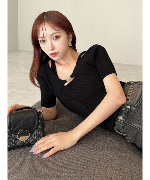 RESEXXY（リゼクシー）の「GOLDパーツリブニットトップス（ニット/セーター・レディース・ブルー/ブラック/ホワイト・FREE）」の8枚目の写真