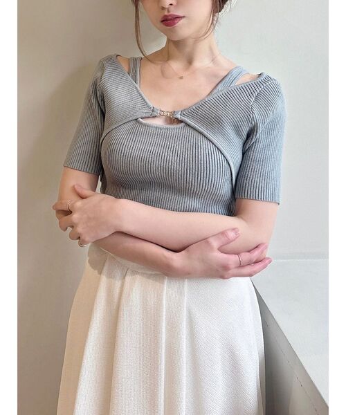 RESEXXY（リゼクシー）の「GOLDパーツリブニットトップス（ニット/セーター・レディース・ブルー/ブラック/ホワイト・FREE）」の12枚目の写真