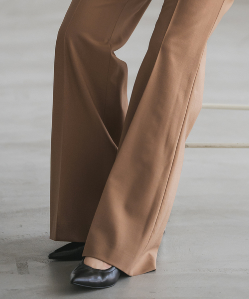 Noble（ノーブル）の「ハイストレッチナローフレアパンツ（スラックス・レディース・キャメル/ブラック・36/38/40/34）」の9枚目の写真