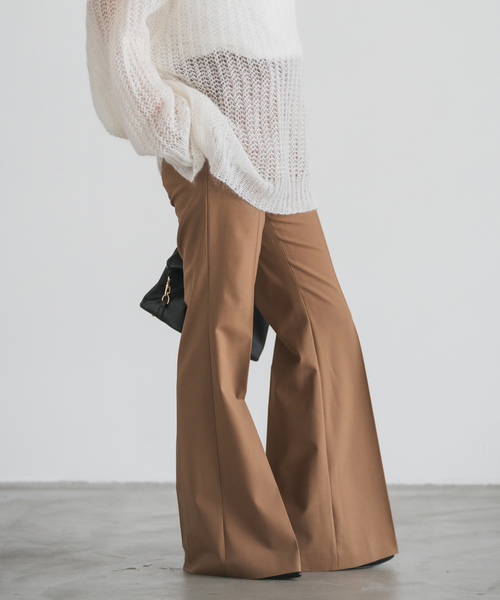 Noble（ノーブル）の「ハイストレッチナローフレアパンツ（スラックス・レディース・キャメル/ブラック・36/38/40/34）」の14枚目の写真
