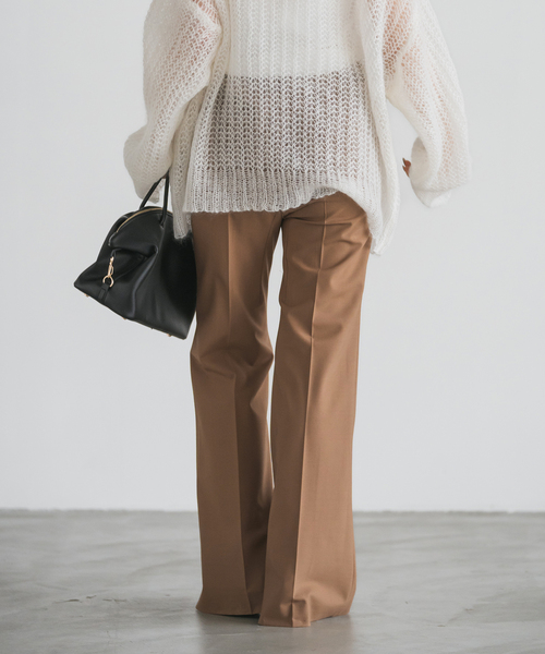 Noble（ノーブル）の「ハイストレッチナローフレアパンツ（スラックス・レディース・キャメル/ブラック・36/38/40/34）」の15枚目の写真