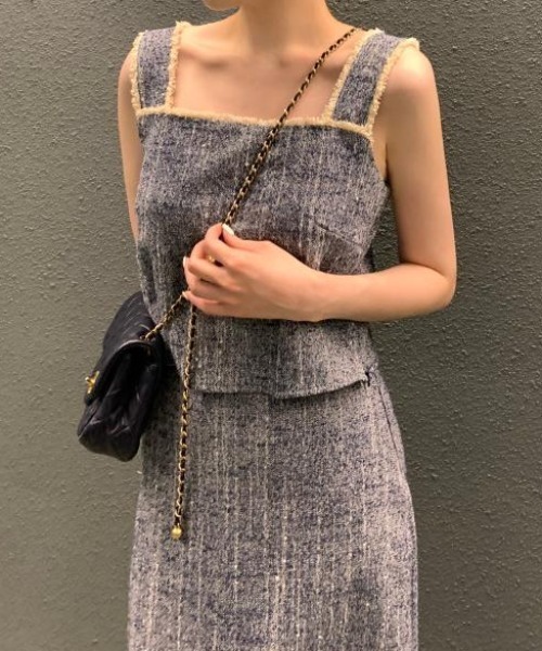 FAVORITO(ファヴォリート)の「ノースリーブトップス+スカートセットアップ(セットアップ・レディース・ベージュ/ネイビー・F)」の8枚目の写真