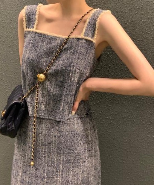 FAVORITO(ファヴォリート)の「ノースリーブトップス+スカートセットアップ(セットアップ・レディース・ベージュ/ネイビー・F)」の7枚目の写真