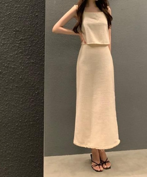FAVORITO(ファヴォリート)の「ノースリーブトップス+スカートセットアップ(セットアップ・レディース・ベージュ/ネイビー・F)」の5枚目の写真
