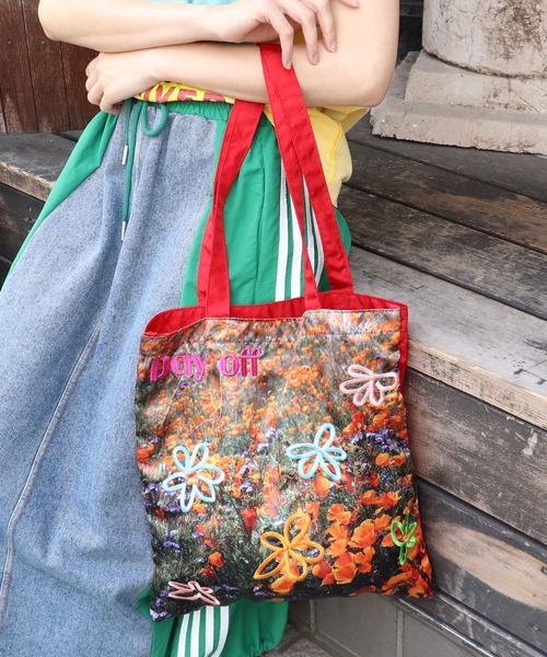 Three Four Time（ｽﾘｰﾌｫｰﾀｲﾑ）の「【Casselini】ドゥードゥールフォトトート（トートバッグ・レディース・ブラック/レッド/イエロー・FREE）」の3枚目の写真