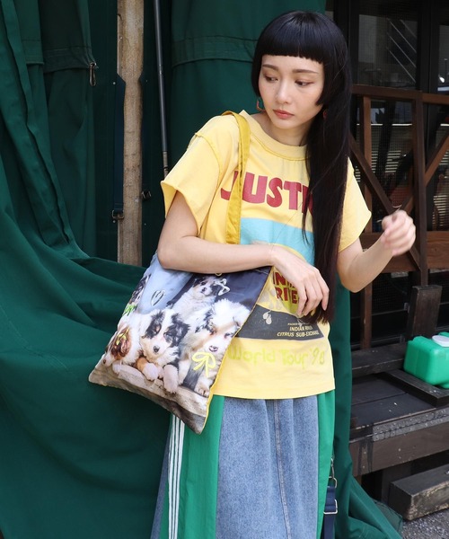 Three Four Time（ｽﾘｰﾌｫｰﾀｲﾑ）の「【Casselini】ドゥードゥールフォトトート（トートバッグ・レディース・ブラック/レッド/イエロー・FREE）」の6枚目の写真