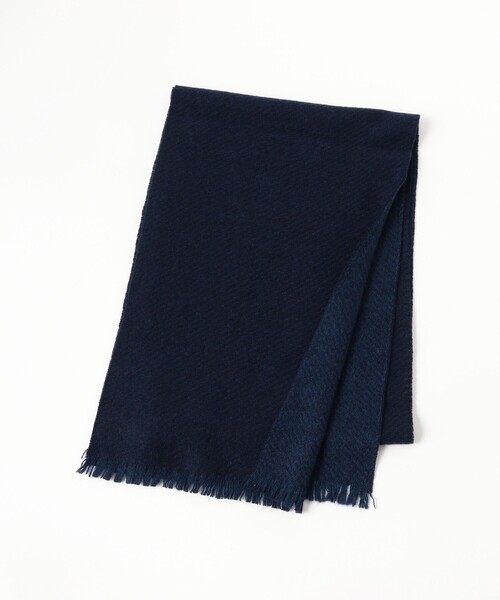 BEAMS（ビームス）の「カシミヤ ２トーン マフラー（マフラー・メンズ・チャコールグレー/ネイビー/ブラック・ONE SIZE）」の11枚目の写真