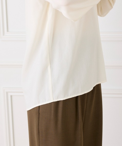 INED（イネド）の「Vネックブラウス（シャツ/ブラウス・レディース・グレー/ホワイト/ネイビー・9号/7号）」の20枚目の写真