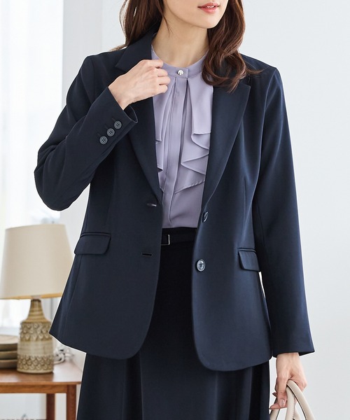 Honeys（ハニーズ）の「【ストレッチ・マシンウォッシャブル・イージーケア】２つ釦テーラードジャケット（テーラードジャケット・レディース・ブラック/ネイビー/ヘザーチャコール/ダークベージュ・S/3L/LL/M/L）」の4枚目の写真