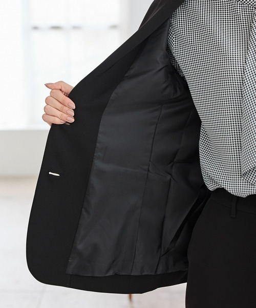 Honeys（ハニーズ）の「【ストレッチ・マシンウォッシャブル・イージーケア】２つ釦テーラードジャケット（テーラードジャケット・レディース・ブラック/ネイビー/ヘザーチャコール/ダークベージュ・S/3L/LL/M/L）」の11枚目の写真