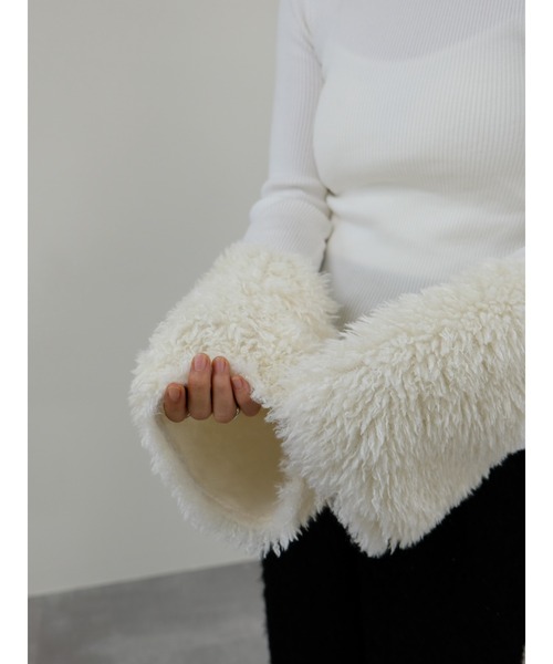 TEVALT（ヴァレット）の「ファースリーブリブタートルニットトップス（ニット/セーター・レディース・オフホワイト/ブラック・38）」の9枚目の写真