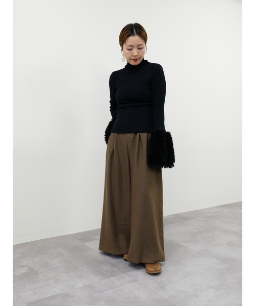 TEVALT（ヴァレット）の「ファースリーブリブタートルニットトップス（ニット/セーター・レディース・オフホワイト/ブラック・38）」の5枚目の写真