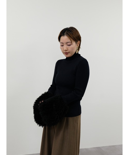 TEVALT（ヴァレット）の「ファースリーブリブタートルニットトップス（ニット/セーター・レディース・オフホワイト/ブラック・38）」の12枚目の写真