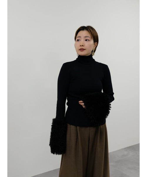 TEVALT（ヴァレット）の「ファースリーブリブタートルニットトップス（ニット/セーター・レディース・オフホワイト/ブラック・38）」の13枚目の写真