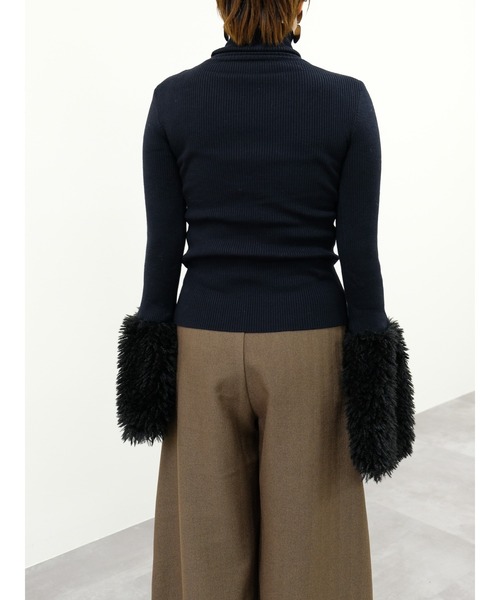 TEVALT（ヴァレット）の「ファースリーブリブタートルニットトップス（ニット/セーター・レディース・オフホワイト/ブラック・38）」の16枚目の写真