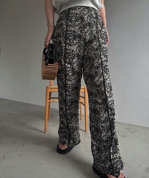 WILLFULLY（ウィルフリー）の「flowing line back slit piping PT（その他パンツ・レディース・ブラック/ホワイト系その他・FREE）」の7枚目の写真