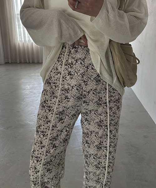 WILLFULLY（ウィルフリー）の「flowing line back slit piping PT（その他パンツ・レディース・ブラック/ホワイト系その他・FREE）」の4枚目の写真