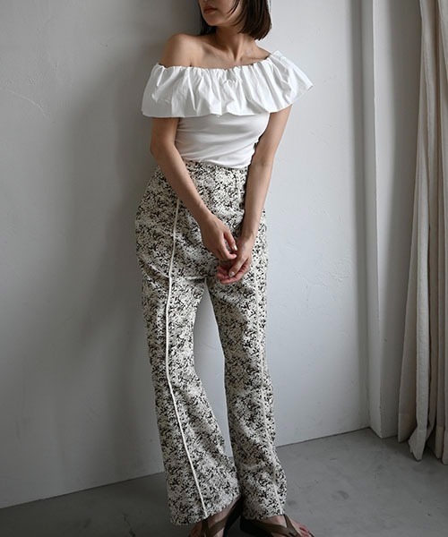 WILLFULLY（ウィルフリー）の「flowing line back slit piping PT（その他パンツ・レディース・ブラック/ホワイト系その他・FREE）」の14枚目の写真