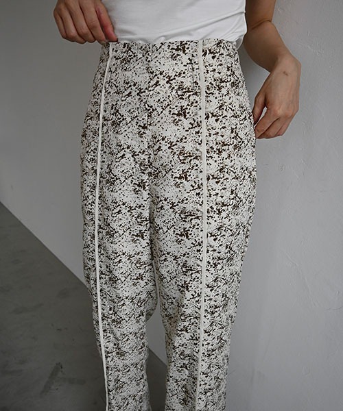 WILLFULLY（ウィルフリー）の「flowing line back slit piping PT（その他パンツ・レディース・ブラック/ホワイト系その他・FREE）」の16枚目の写真