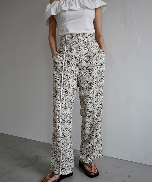 WILLFULLY（ウィルフリー）の「flowing line back slit piping PT（その他パンツ・レディース・ブラック/ホワイト系その他・FREE）」の17枚目の写真