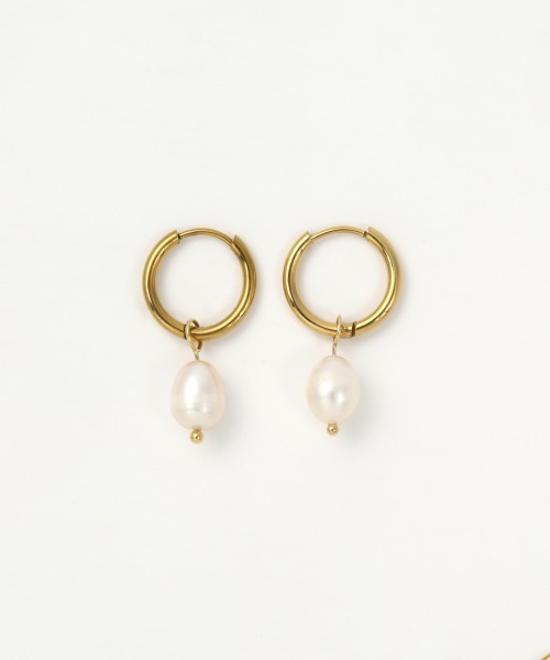 Ms.yuu by Nothing And Others（ミスユーバイナッシングアンドアザーズ）の「Ms.yuu by Nothing And Others/ミニマルパールピアス（ピアス（両耳用）・レディース・ゴールド・FREE）」の6枚目の写真