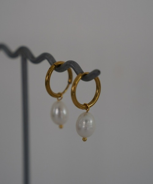 Ms.yuu by Nothing And Others（ミスユーバイナッシングアンドアザーズ）の「Ms.yuu by Nothing And Others/ミニマルパールピアス（ピアス（両耳用）・レディース・ゴールド・FREE）」の9枚目の写真