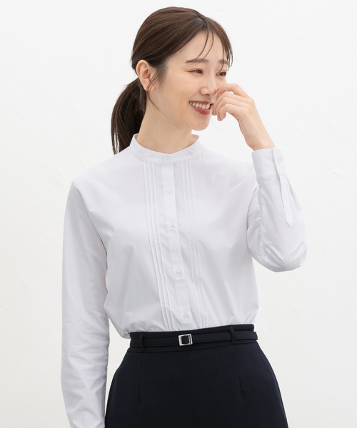 Honeys(ハニーズ)の「【らくらくアイロン】らくらくピンタックシャツ(ビジネスシャツ・レディース・グレイッシュベージュ/ホワイト/ネイビー/グレイッシュブルー/ブラック/ブラウン/グレー/サックスブルー系1/ライトホワイト・L/3L/S/M/LL)」の2枚目の写真