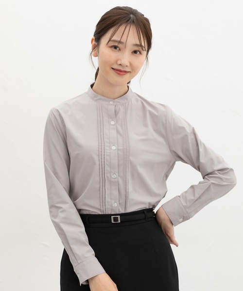Honeys(ハニーズ)の「【らくらくアイロン】らくらくピンタックシャツ(ビジネスシャツ・レディース・グレイッシュベージュ/ホワイト/ネイビー/グレイッシュブルー/ブラック/ブラウン/グレー/サックスブルー系1/ライトホワイト・L/3L/S/M/LL)」の4枚目の写真