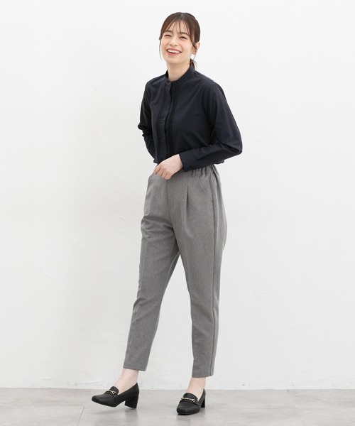 Honeys(ハニーズ)の「【らくらくアイロン】らくらくピンタックシャツ(ビジネスシャツ・レディース・グレイッシュベージュ/ホワイト/ネイビー/グレイッシュブルー/ブラック/ブラウン/グレー/サックスブルー系1/ライトホワイト・L/3L/S/M/LL)」の17枚目の写真