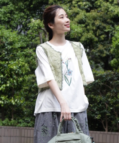 SUPER HAKKA（スーパーハッカ）の「ダファディル刺繍Tシャツ（Tシャツ/カットソー・レディース・ネイビー/オフホワイト/ライトグリーン・FREE）」の7枚目の写真