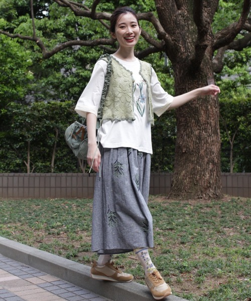 SUPER HAKKA（スーパーハッカ）の「ダファディル刺繍Tシャツ（Tシャツ/カットソー・レディース・ネイビー/オフホワイト/ライトグリーン・FREE）」の8枚目の写真